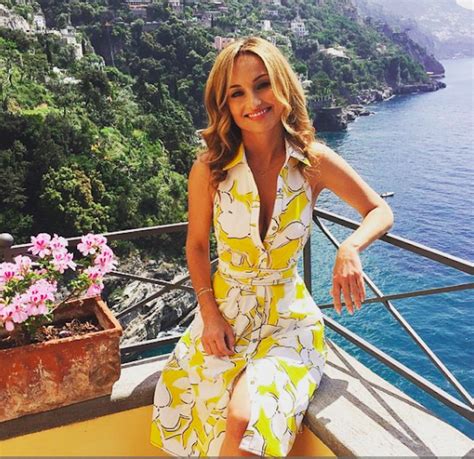 8 Reasons Why Giada De Laurentiis Is The Chef Feminists Should Love