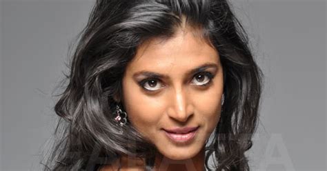 old actress kasthuri hottest cleavge photo shoot latest tamil actress telugu actress movies