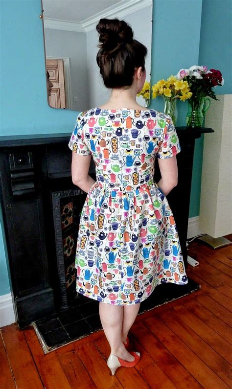 Pin By Kris Collier On Sew Much Fun Dresses Tea Dress Fashion Outfits