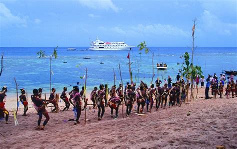 Home Australia Small Ship Cruises Cruise West Papua