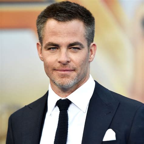 chris pine acknowledges “men are not all that smart”