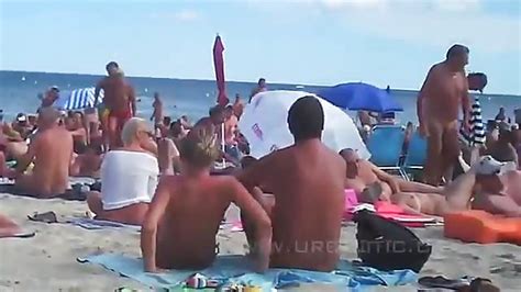 une baise hard à la plage en public porndroids