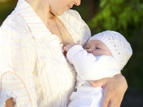 breastfeeding mother charged with contempt of court for refusing to get