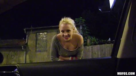 lovely lola taylor gets saucy fucking on the back seat porntube