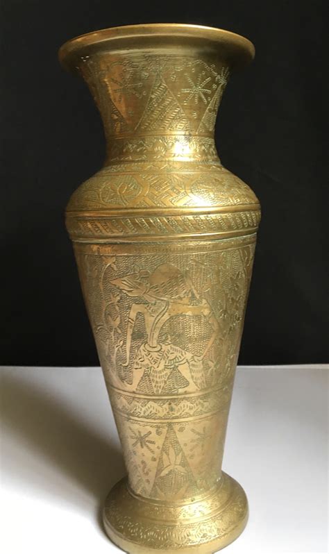 antique vase collectors weekly