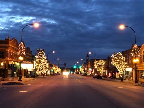 downtown geneva historic shopping district