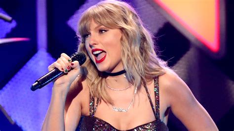 Taylor Swift Has Two New Songs Streaming Now On ‘evermore’ Deluxe Album