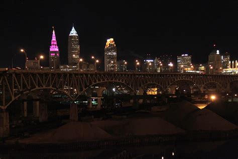 Downtown Cleveland At Night View From Tremont Wyliepoon Flickr