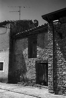 Binies, Huesca. | Leica M-7, Summaron 3,5/35, Delta 100 reve… | Flickr