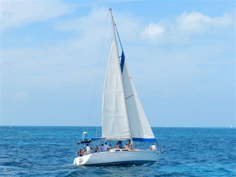 cancun sailing sailboat  rent  cancun isla mujeres holbox yucatan
