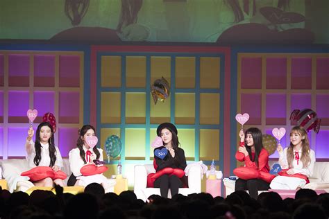 레드벨벳 일본 첫 쇼케이스 성황리에 마무리 日 팬들 매료