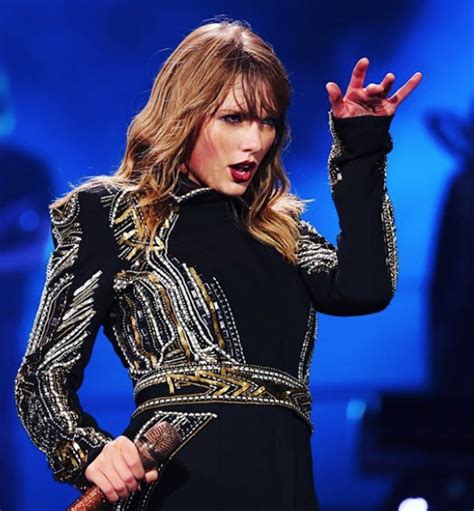 Taylor Swift Has Reportedly Fired Her Back Up Dancer After