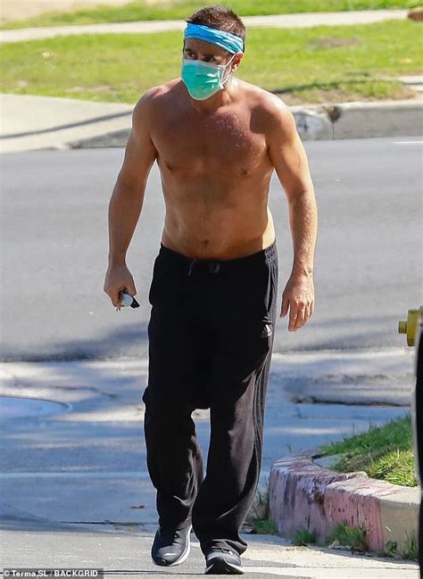 Colin Farrell Shows Off Toned Physique As He Takes Shirtless Run