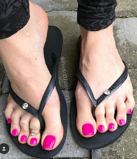 hot pink toes