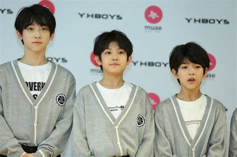 chinese boy band  attend billboard  awards cgtn