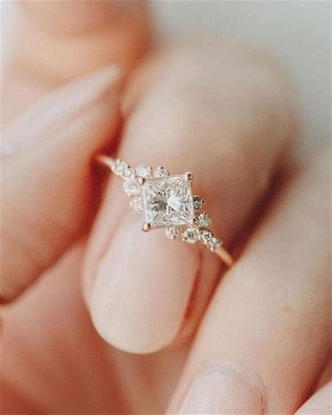 For Those Brides Who Love Simple And Classic Giant Diamond Engagement