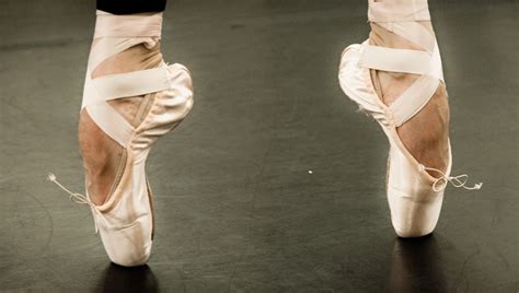 les pointes ballet ballet shoes ballet ballet photography