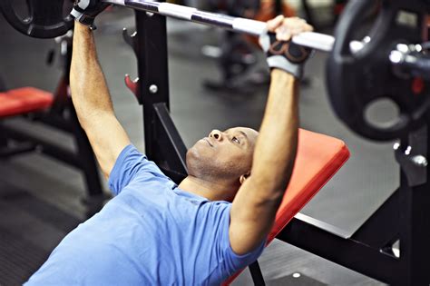 build strength  heavy lifting training