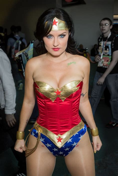 37 Hottest Wonder Woman Cosplays That Will Rob Your Hearts – The Viraler