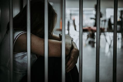 woman wrongly spent 2 weeks in jail due to an error