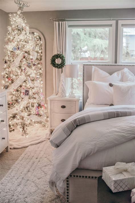 lovely white christmas theme bedroom decoration ideas cozy master