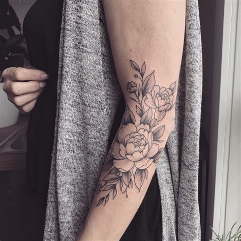 exquisite black  grey floral tattoos  vanessa dong manga floral
