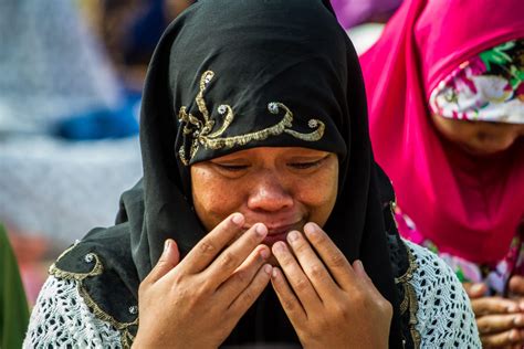 Filipino Muslim Refugees Pray For End To Sacrifices On Eid Al Adha