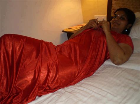 Hot Indian Desi Woman In Nighty Showing Big Boobs Pic
