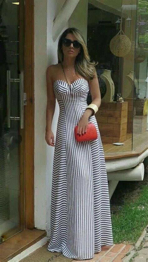 casual chic maxi dress with cute red clutch summer