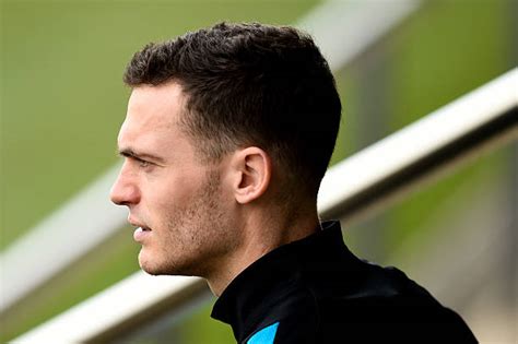 vermaelen could leave barcelona and return to premier league