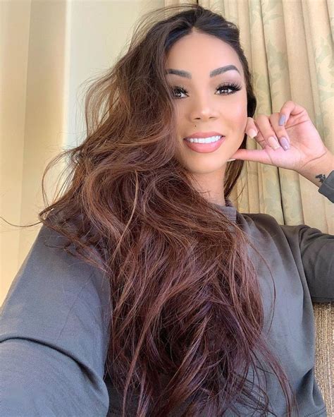 brittany renner american fitness model long hair