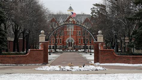 st norbert college students     return  campus  fall