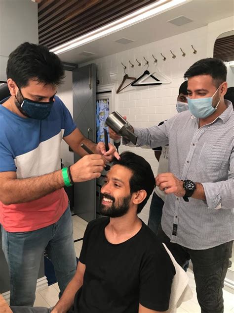 Aabtakviral Vikrant Massey Returns To Work After Six