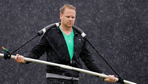 who is nik wallenda 5 things about famed tight rope walker and aerialist hollywood life