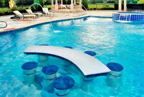 swimming pool  built  seats  table piscine chicago par