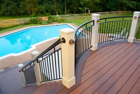 choosing   railing   deck liveabode