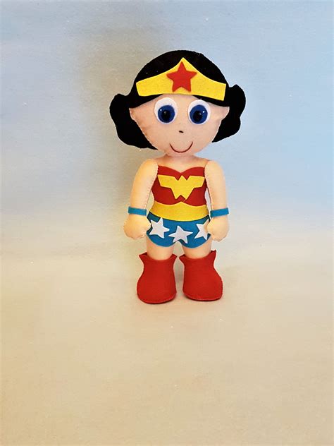 wonder woman super donne supereroi bambole di stoffa