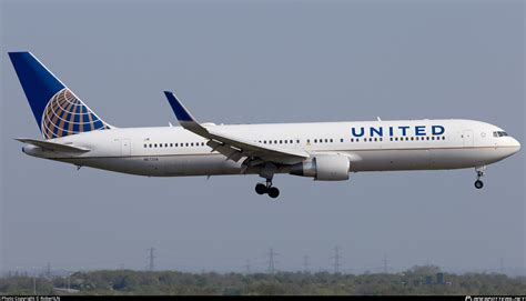 N672ua United Airlines Boeing 767 322er Wl Photo By Robertln Id
