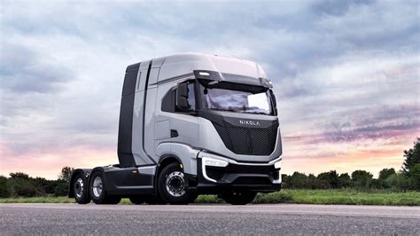 nikola presents  tre fcev beta version  iaa  autoevolution