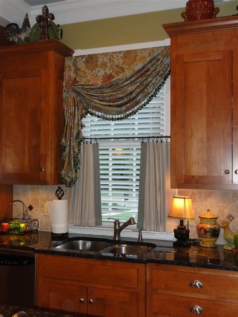 window treatments  small windows  kitchen homesfeed