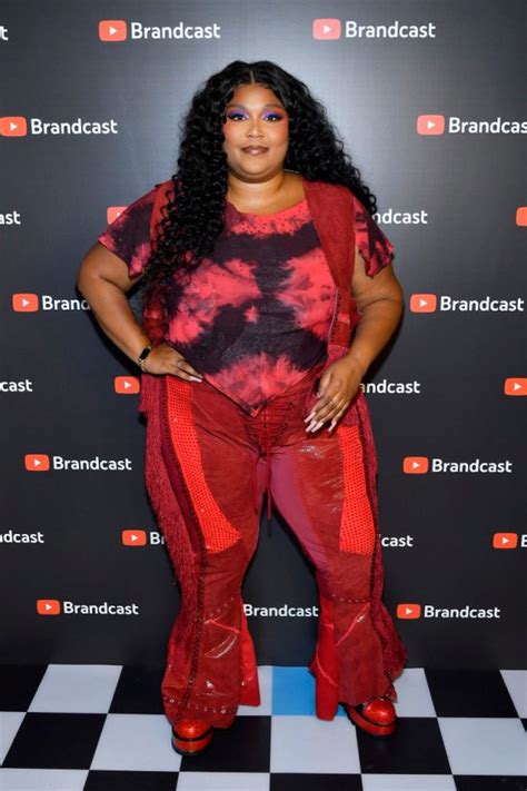 Lizzo In Bathing Suit Celebrates 1 Song In The Country — Celebwell