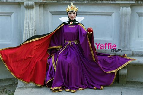 The Evil Queen Dress From Snow White Disney Villain Gown Snow Etsy