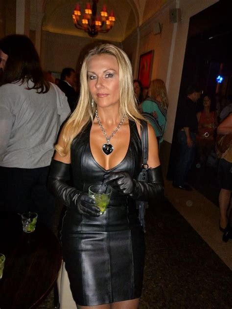 milf dressed in leather gloves porn tube