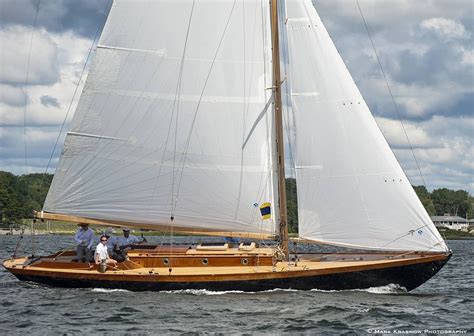 classic herreshoff yacht kestrel   fishers island      foot sloop sailing