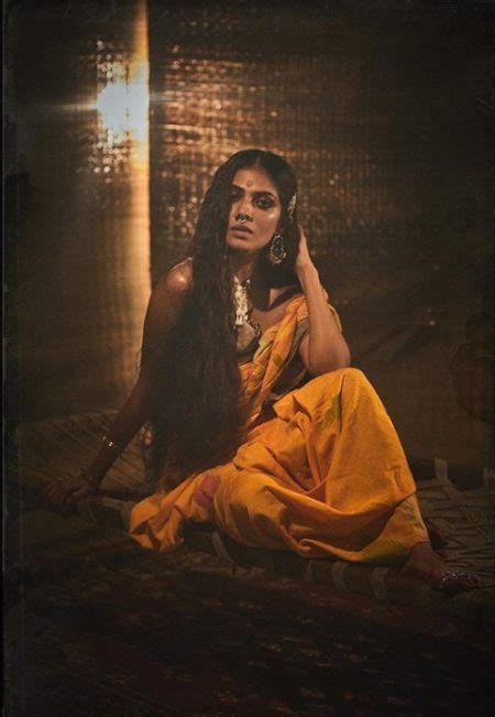 Actress Malavika Mohan Photoshoot Kerala Lives