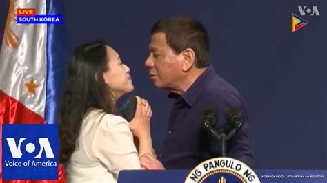 duterte slammed for kissing filipina before huge audience youtube