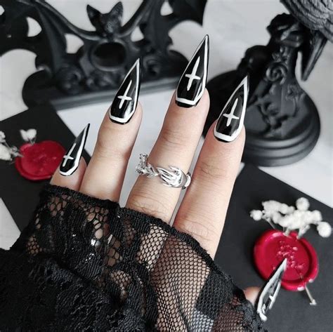 gothic halloween nails gothic nails goth nails punk nails