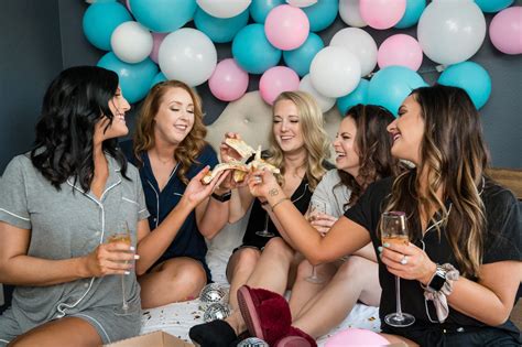 bachelorette weekend photo shoot