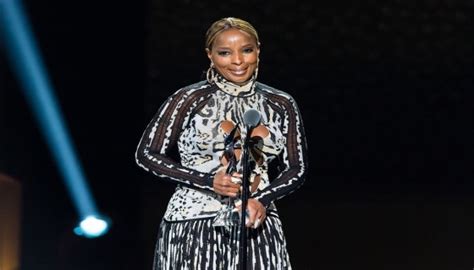 Mary J Blige And Faith Evans Fought During Nyfw Madamenoire