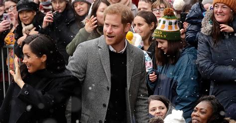 Meghan Markle Prince Harry Brave The Snow To Greet Fans